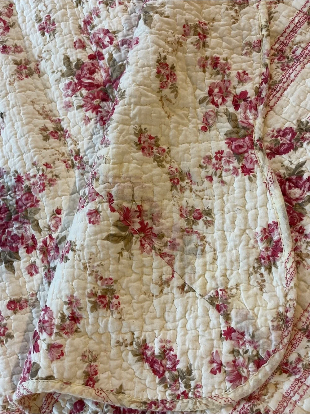 Queen size quilted embroidered bedspread floral burgundy reversible